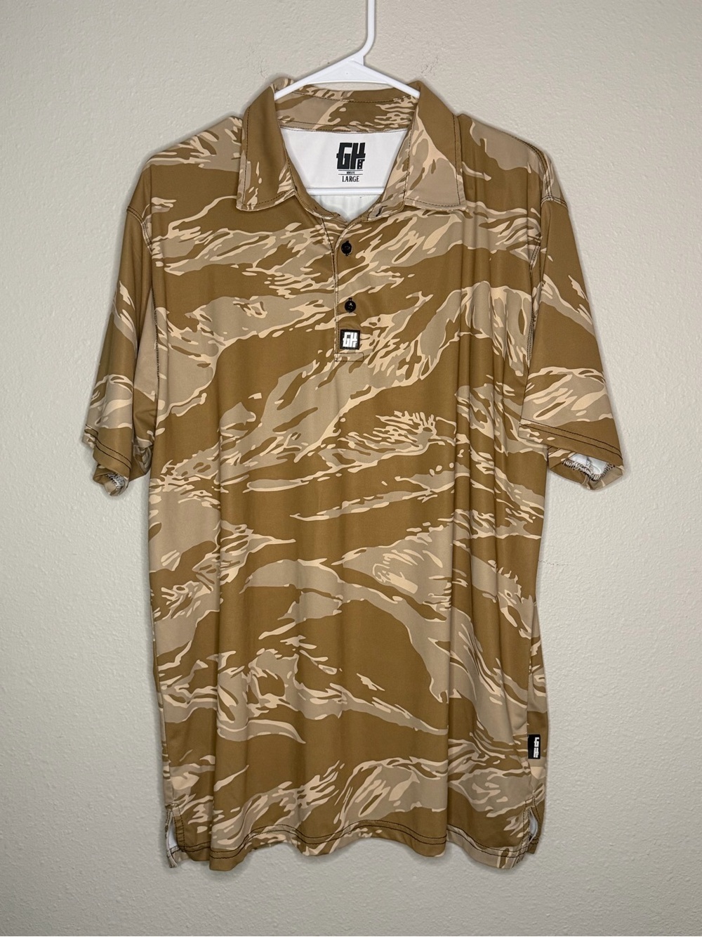 G4 Greater Half Shirt Mens Large  Golden Tiger Stripe Camo Stretch Button Up